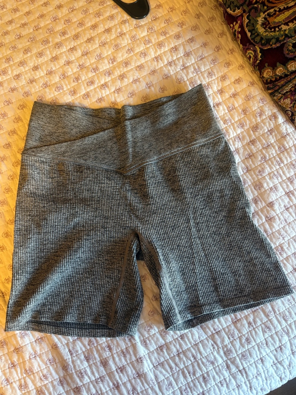 Colsie Gray Ribbed Crossover High Rise Biker Shorts Size Medium
